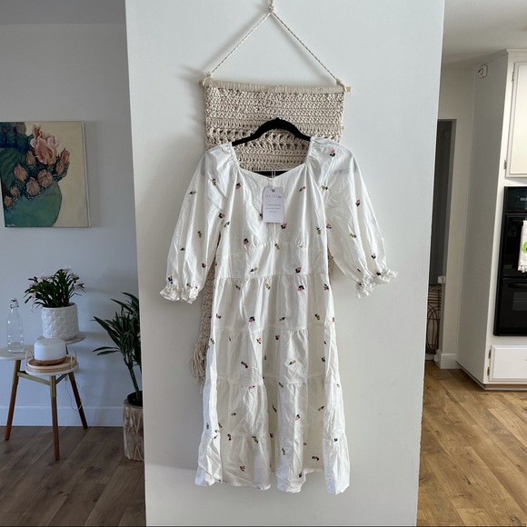 SOLD Ivy City Co Chloe Bloom Dress - Picture 4 of 9